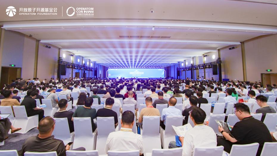 荣膺“首批开源先锋企业”称呼，，，，，，，，尊龙凯时人生就是搏动力携子公司鸿湖万联亮相2025开放原子开源生态大会